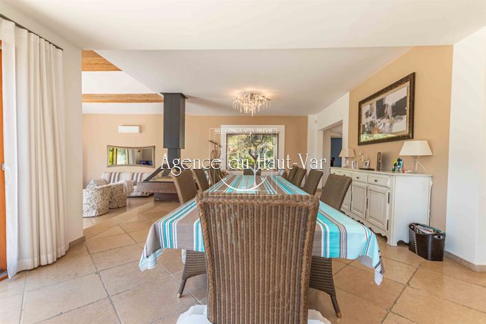 Image No.20-4 Bed House for sale