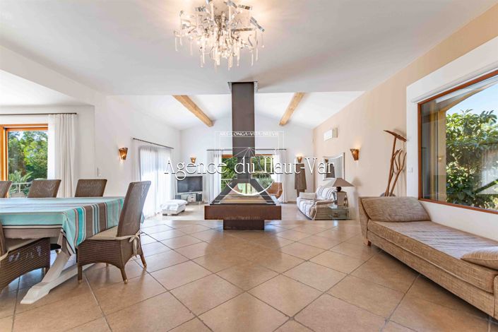 Image No.21-4 Bed House for sale