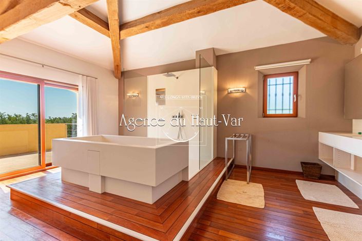 Image No.25-4 Bed House for sale