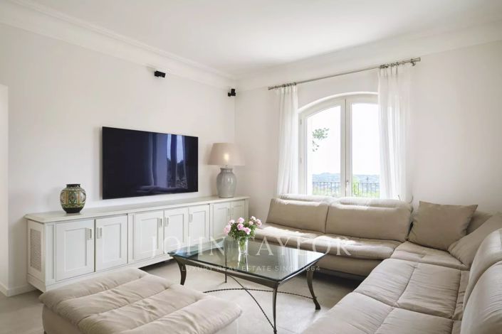 Image No.11-6 Bed House for sale