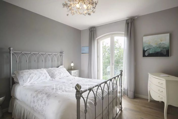 Image No.14-6 Bed House for sale