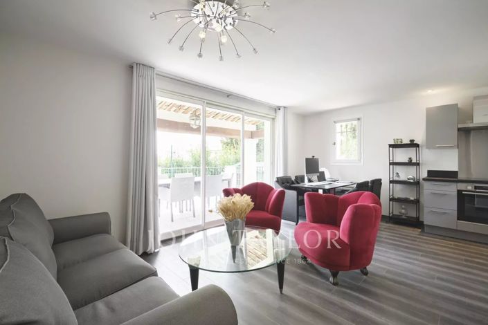 Image No.20-6 Bed House for sale