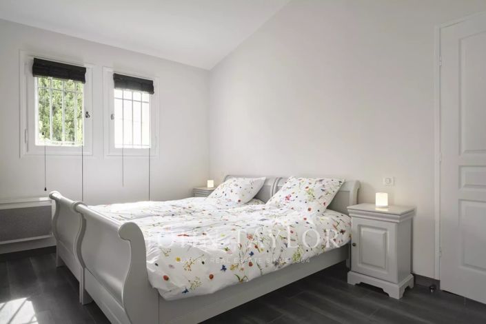 Image No.23-6 Bed House for sale