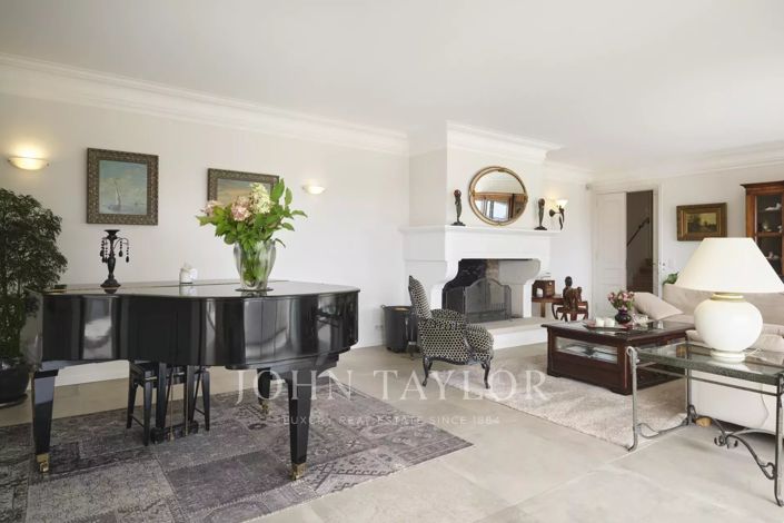 Image No.9-6 Bed House for sale