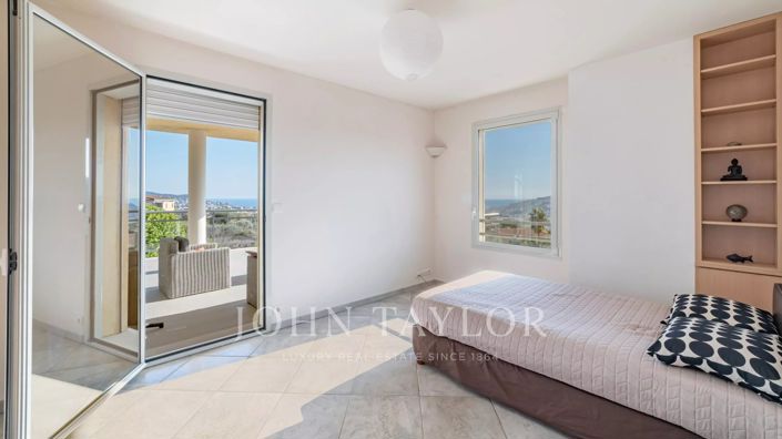 Image No.12-4 Bed House for sale