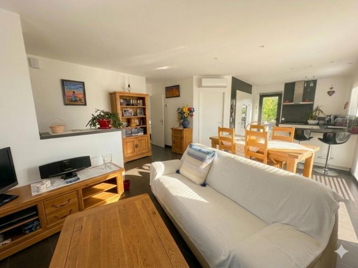 Image No.2-3 Bed House for sale