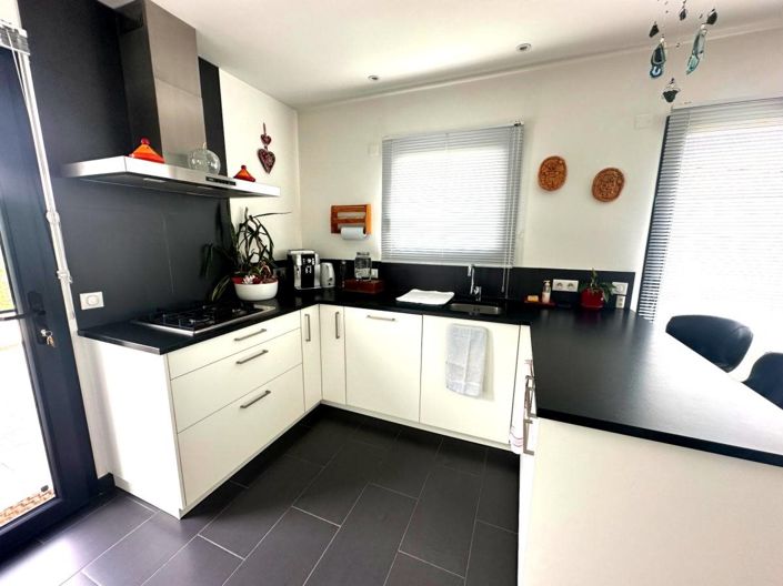 Image No.4-3 Bed House for sale