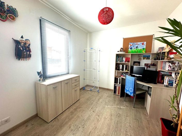 Image No.7-3 Bed House for sale