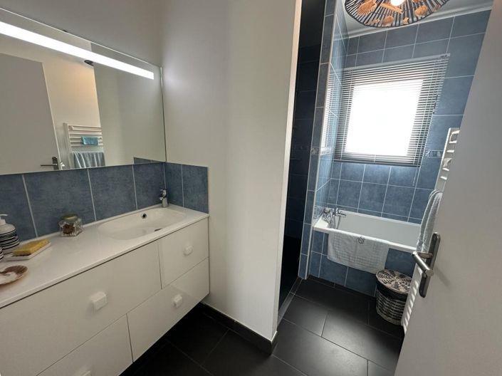 Image No.8-3 Bed House for sale