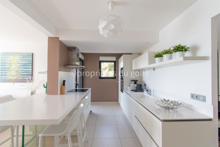 Image No.12-3 Bed Apartment for sale