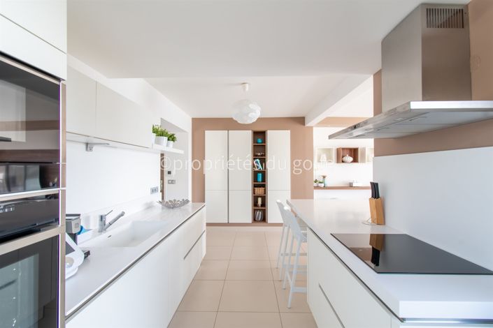 Image No.14-3 Bed Apartment for sale