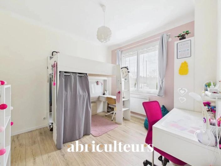 Image No.8-3 Bed House for sale