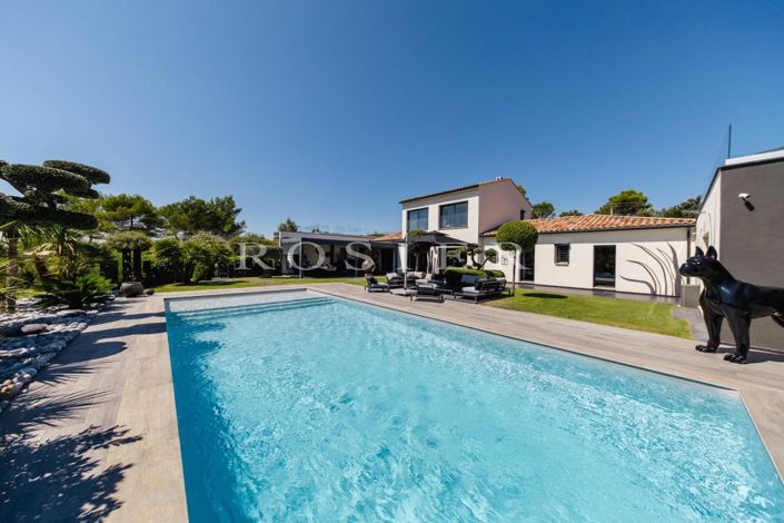 Image No.2-4 Bed House for sale