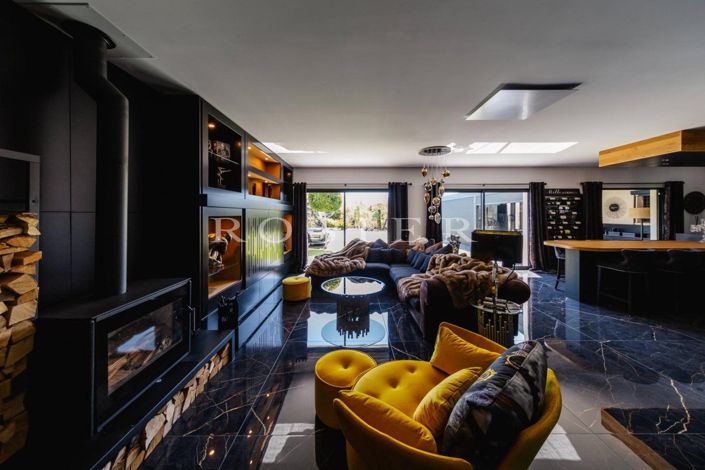 Image No.5-4 Bed House for sale