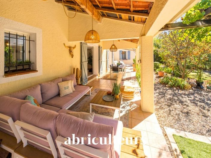 Image No.2-8 Bed House for sale