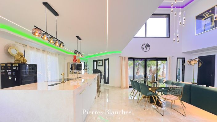 Image No.7-3 Bed House for sale
