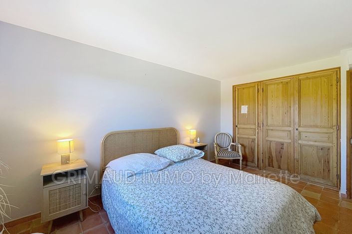 Image No.11-5 Bed House for sale