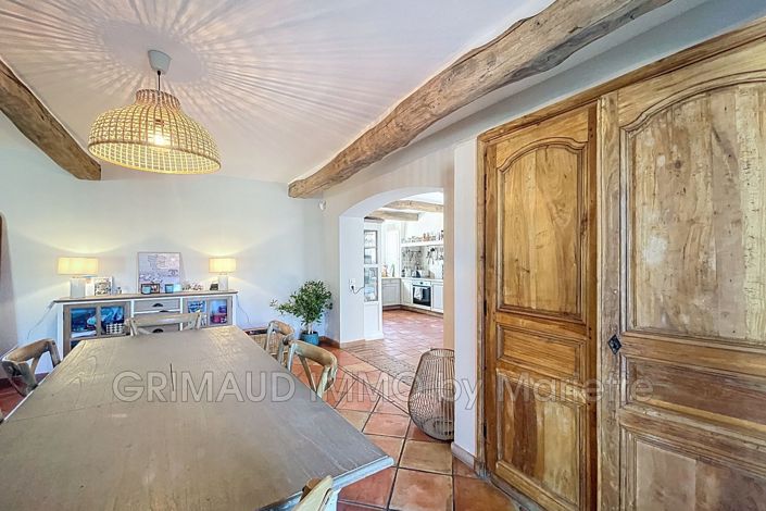 Image No.6-5 Bed House for sale