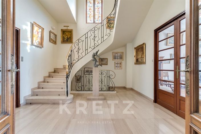 Image No.3-5 Bed House for sale