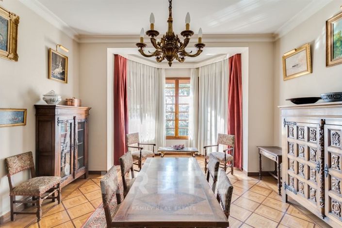 Image No.5-5 Bed House for sale