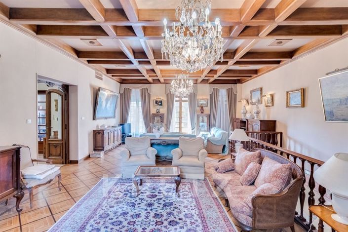 Image No.6-5 Bed House for sale