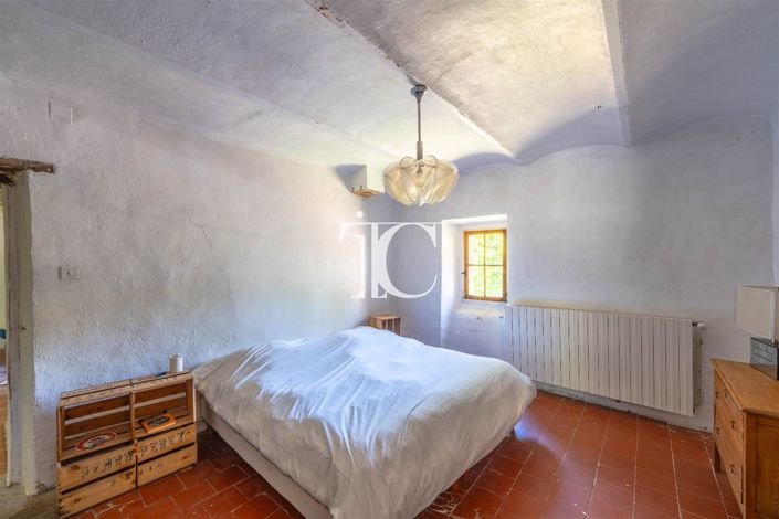 Image No.19-7 Bed House for sale