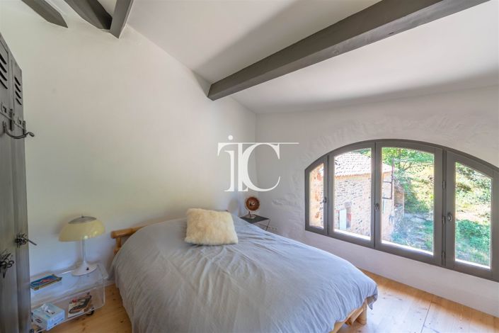 Image No.20-7 Bed House for sale