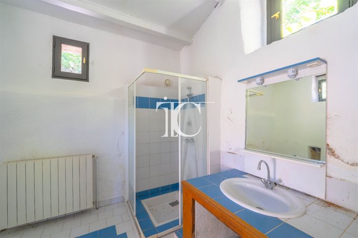 Image No.22-7 Bed House for sale