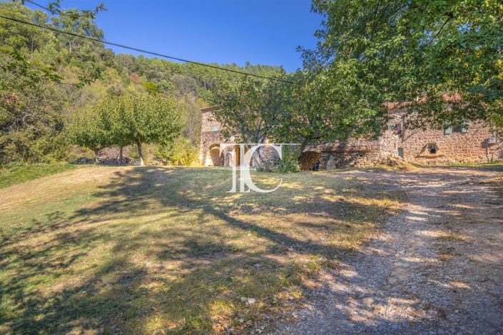 Image No.24-7 Bed House for sale