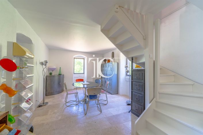 Image No.5-7 Bed House for sale