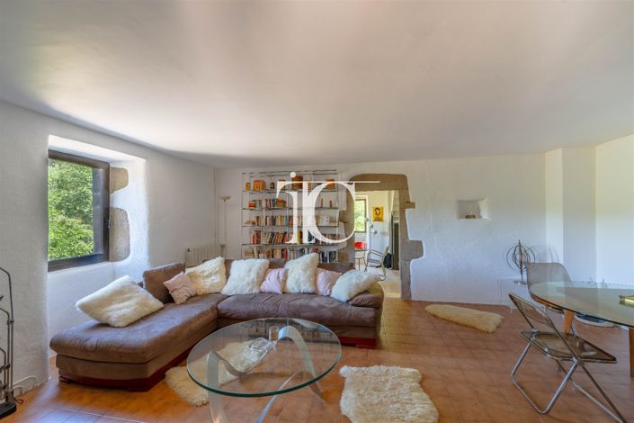 Image No.6-7 Bed House for sale