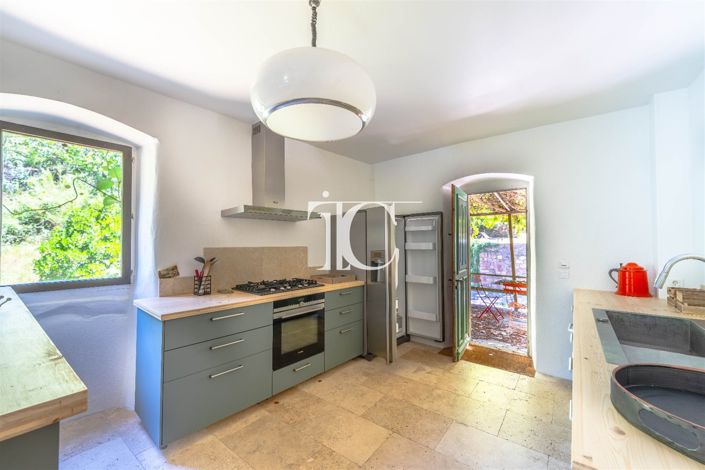 Image No.7-7 Bed House for sale