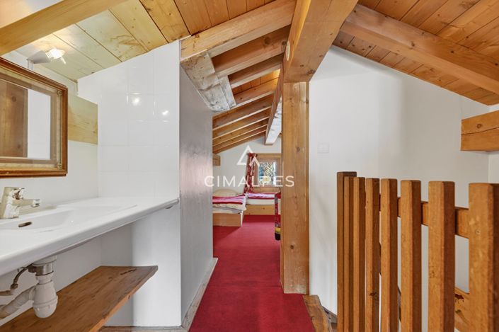 Image No.13-10 Bed House for sale