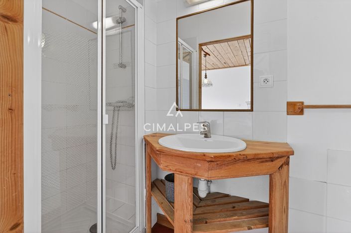 Image No.16-10 Bed House for sale