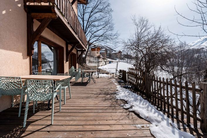 Image No.18-10 Bed House for sale