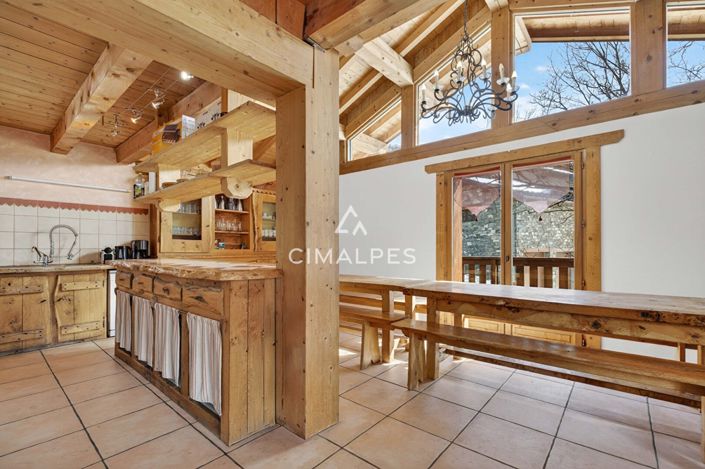 Image No.2-10 Bed House for sale