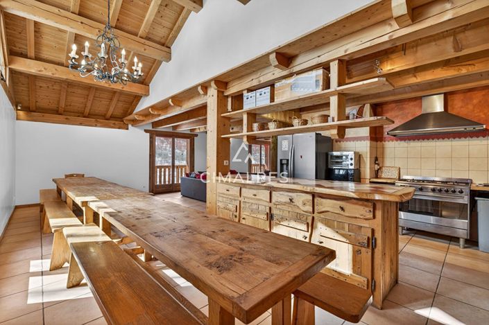 Image No.3-10 Bed House for sale