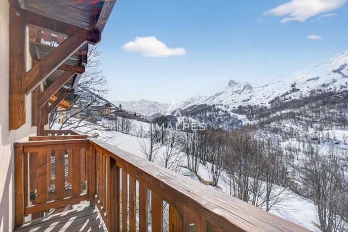 Image No.6-10 Bed House for sale