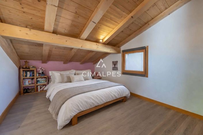 Image No.12-4 Bed House for sale