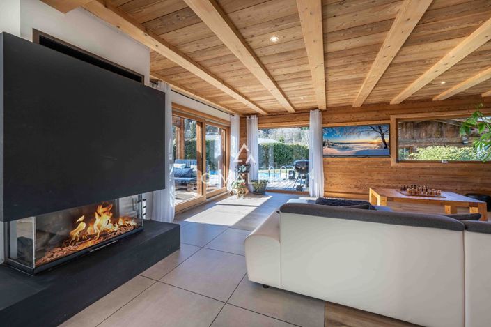 Image No.2-4 Bed House for sale