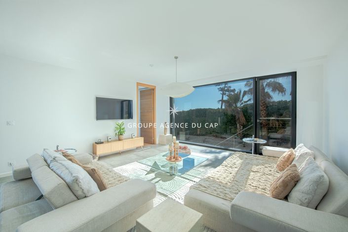 Image No.6-Propriété de 5 chambres à vendre à Var