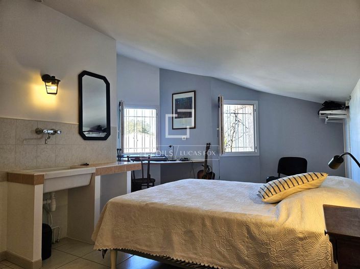 Image No.18-5 Bed House for sale