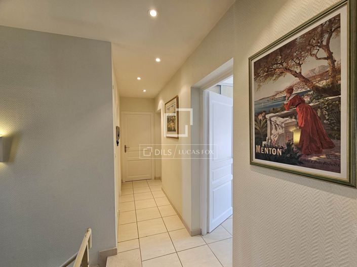 Image No.20-5 Bed House for sale