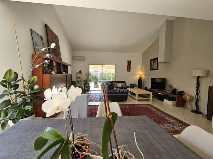 Image No.23-5 Bed House for sale