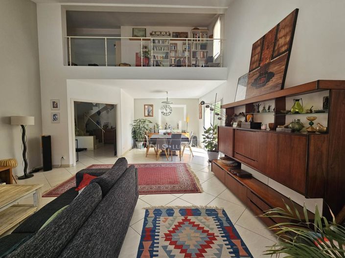 Image No.4-5 Bed House for sale