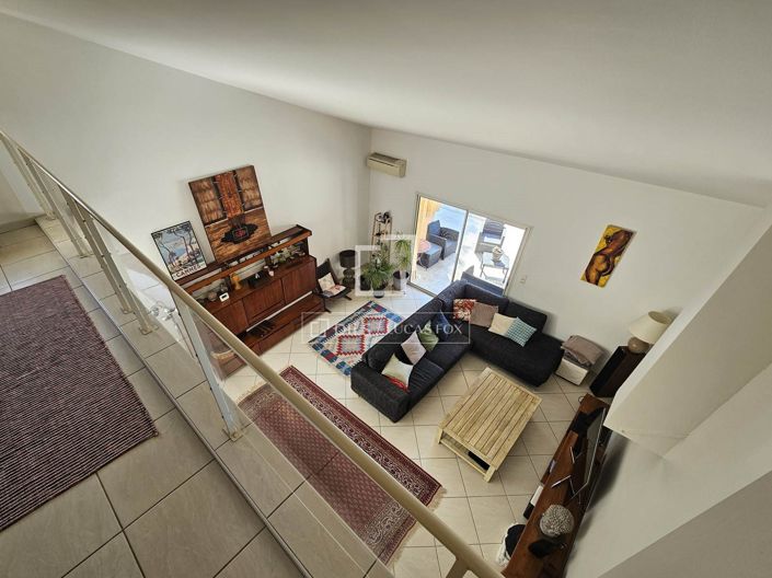 Image No.7-5 Bed House for sale