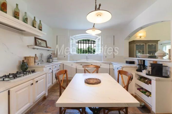 Image No.10-3 Bed House for sale