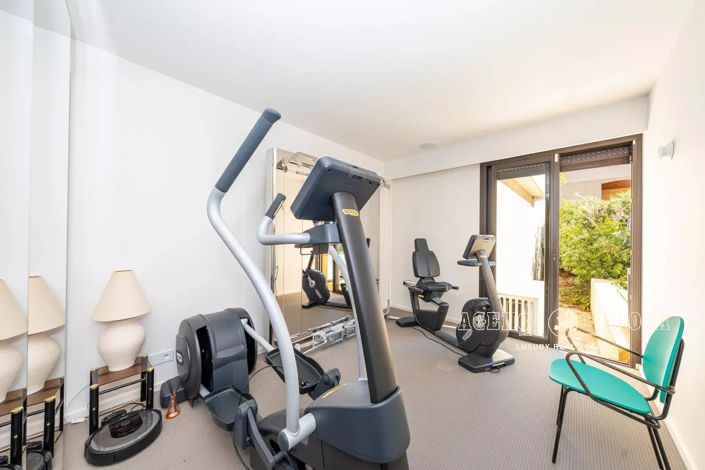 Image No.24-4 Bed Apartment for sale