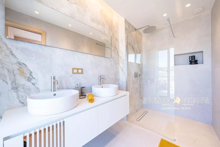 Image No.18-3 Bed Apartment for sale