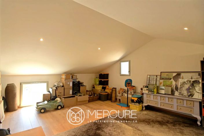 Image No.9-6 Bed House for sale